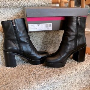Vince Camuto, size 8m, 38 1/2 EU, black leather platform boots.